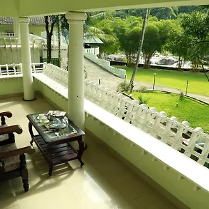 Resort Aruvi ***