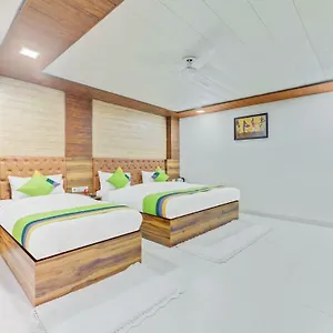 Hotel Nysha Palace Near Igi Airport ****